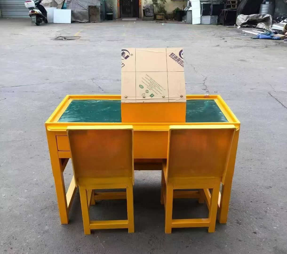 福贡防静电导通桌井下煤矿火工品发放桌：危险品流转的安全守护者